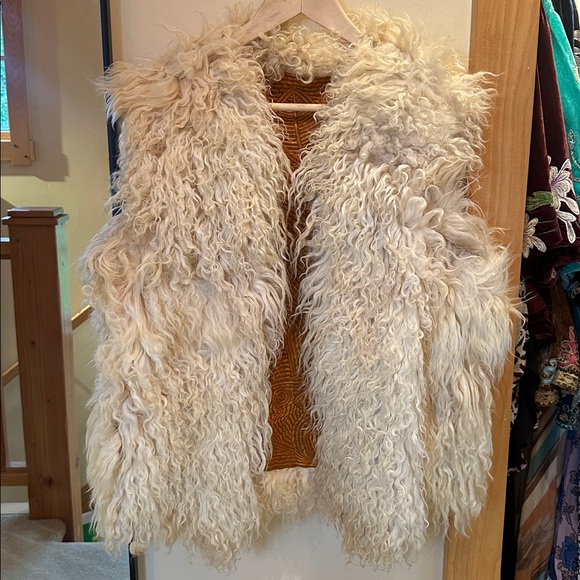 Vintage Sherpa Embroidered Vest - Picture 6 of 8